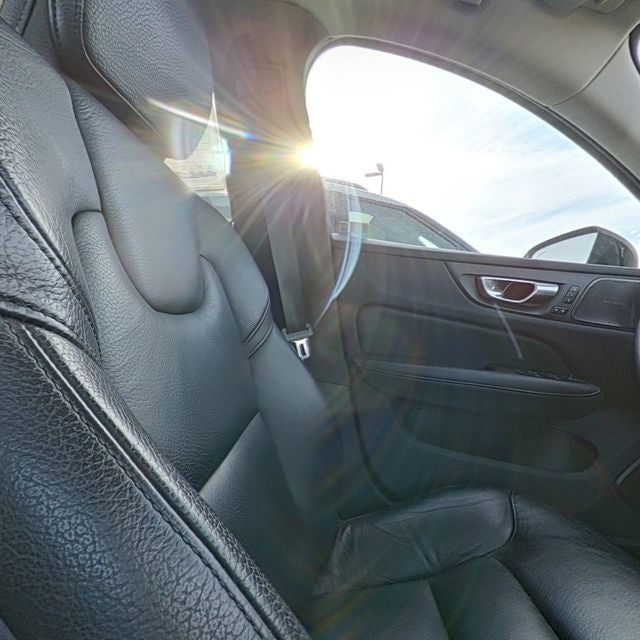 2024 Volvo S60 B5 Plus Dark Theme