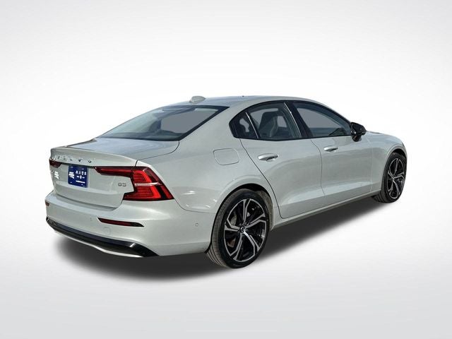 2024 Volvo S60 B5 Plus Dark Theme