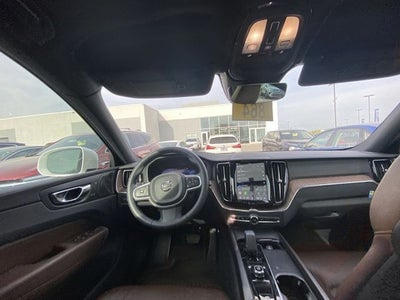 2022 Volvo XC60 B5 Momentum