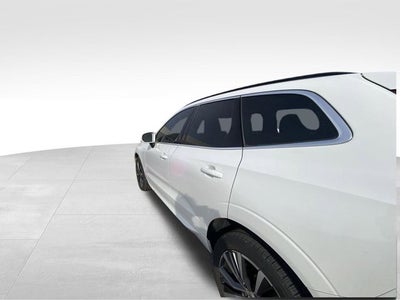 2022 Volvo XC60 B5 Momentum