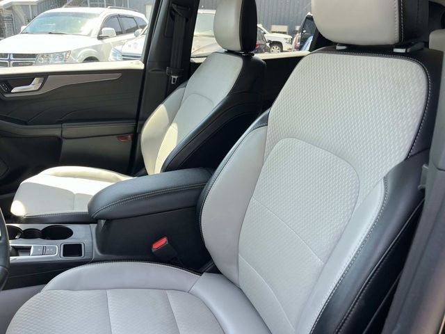 2025 Ford Escape Plug-In Hybrid Base