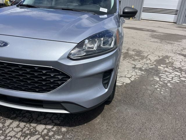 2022 Ford Escape Hybrid SE
