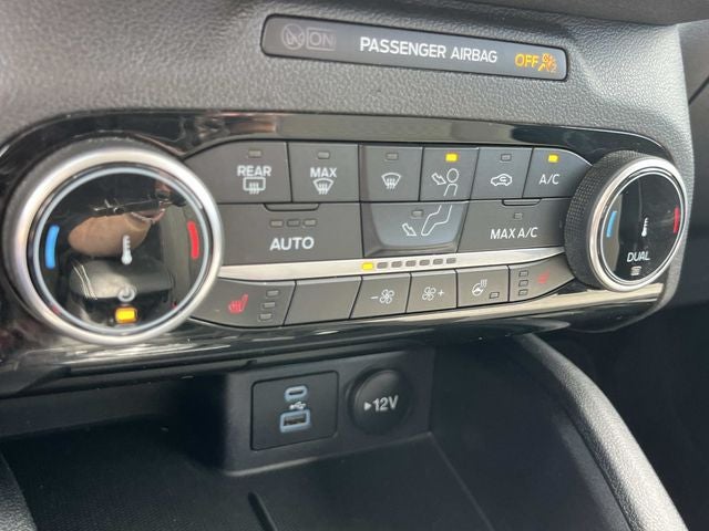 2022 Ford Escape Hybrid SE