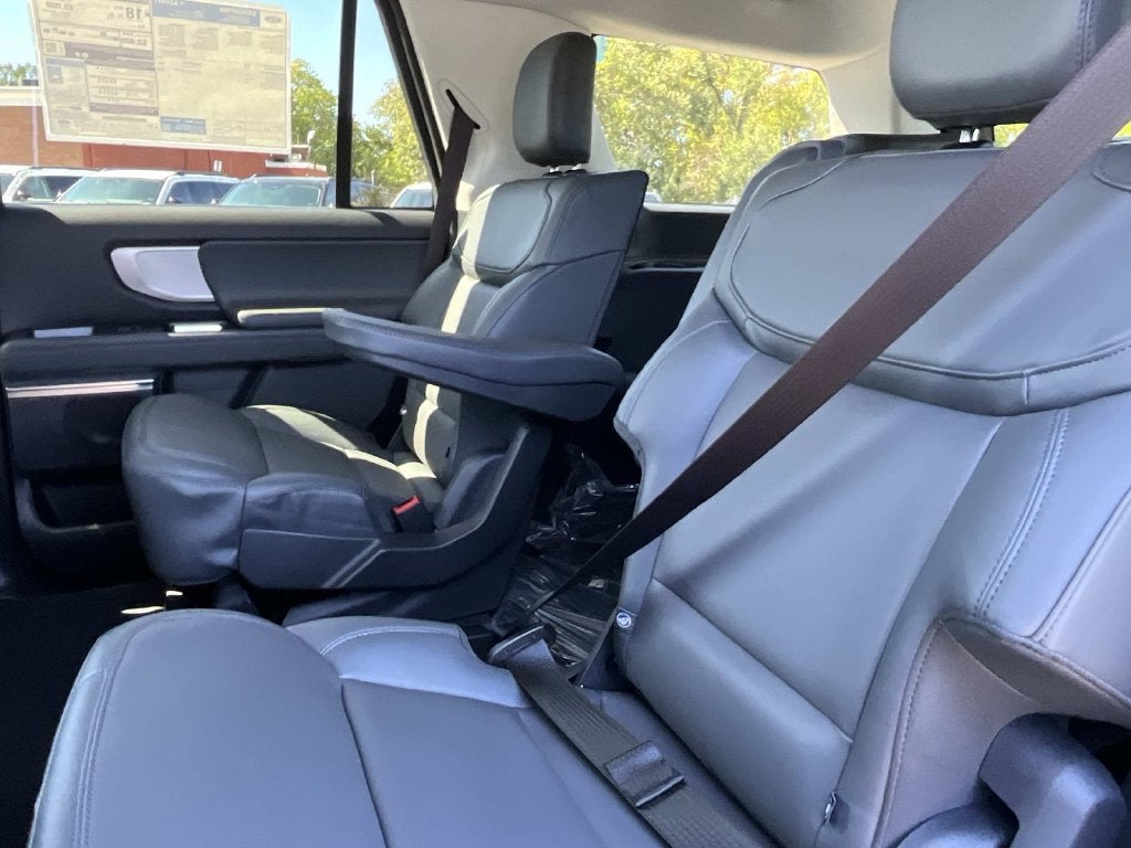 2027 Ford Expedition Active