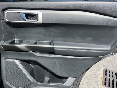 2020 Ford Explorer Base