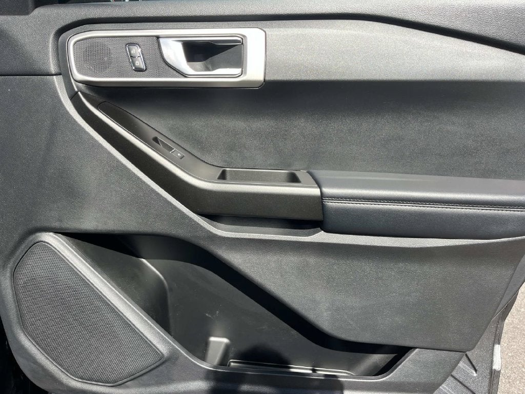 2020 Ford Explorer Base