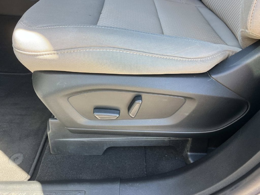 2020 Ford Explorer Base