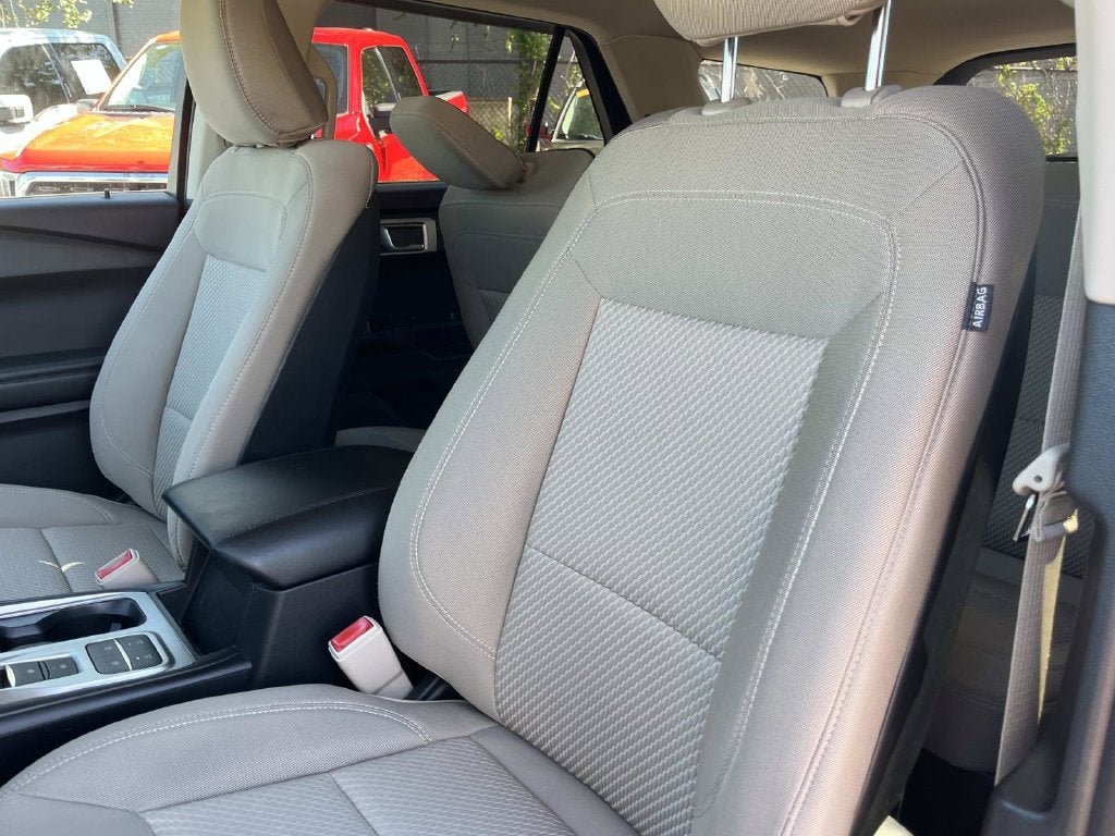 2020 Ford Explorer Base