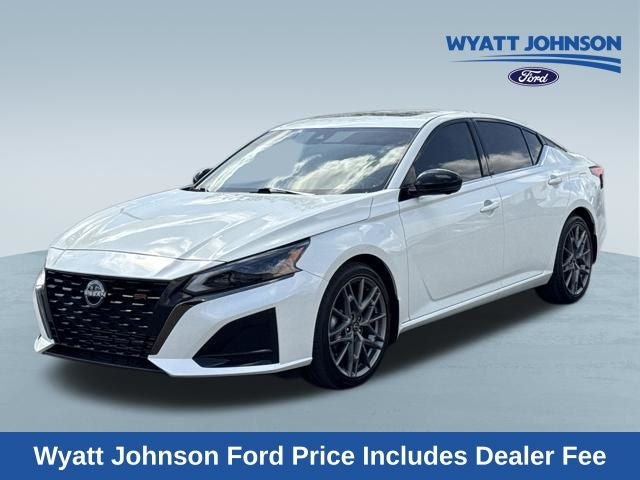 2023 Nissan Altima 2.0 VC-T SR's photo