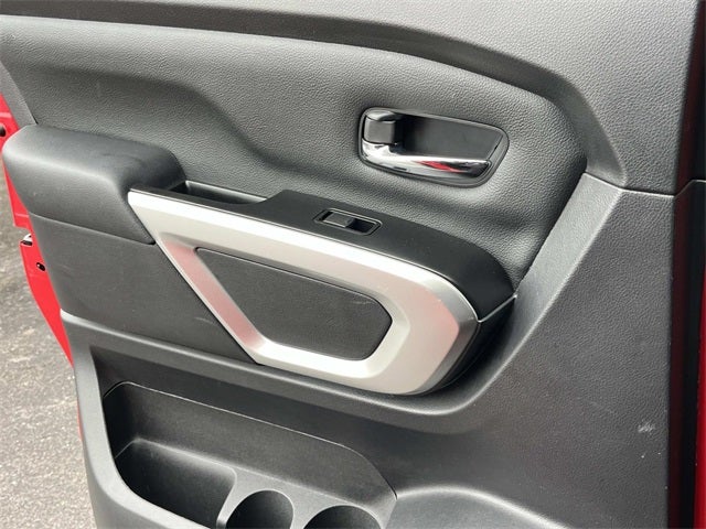 2022 Nissan Titan SV