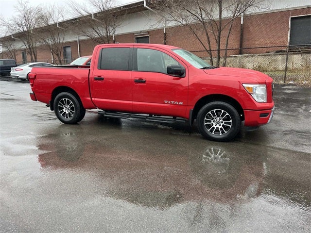 2022 Nissan Titan SV