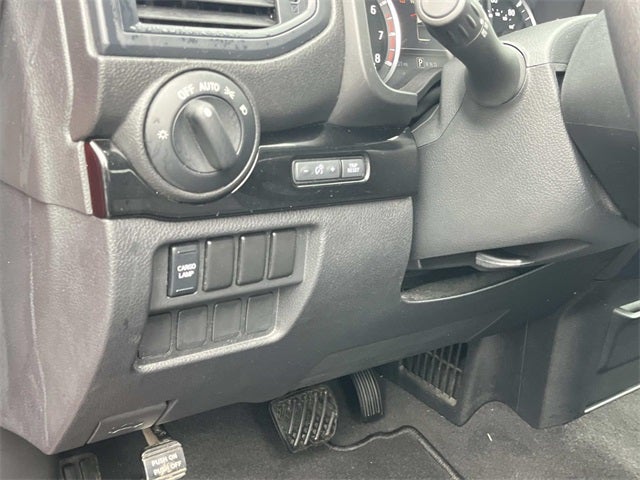 2022 Nissan Titan SV