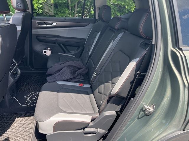 2024 Volkswagen Atlas 2.0T Peak Edition SE w/Technology