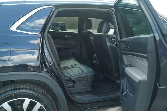 2023 Volkswagen Atlas Cross Sport 3.6L V6 SEL Premium R-Line