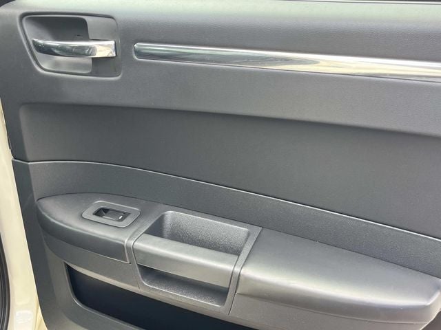 2008 Chrysler 300 Base