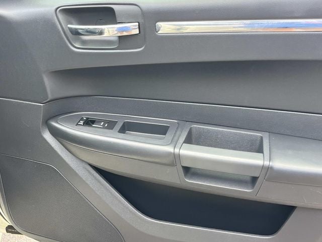 2008 Chrysler 300 Base