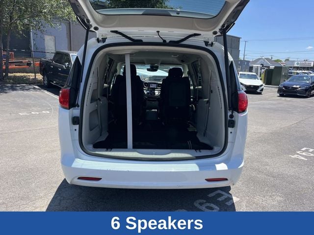 2023 Chrysler Voyager LX