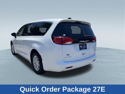 2023 Chrysler Voyager LX