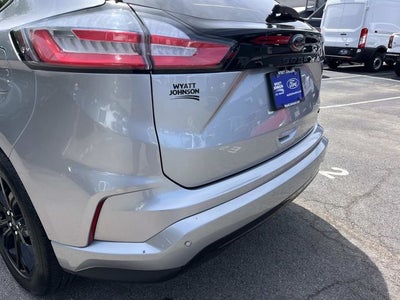 2022 Ford Edge SE