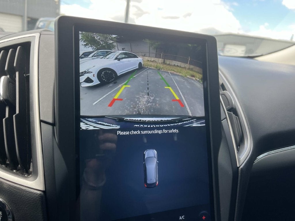 2022 Ford Edge SEL