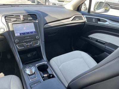 2020 Ford Fusion SE