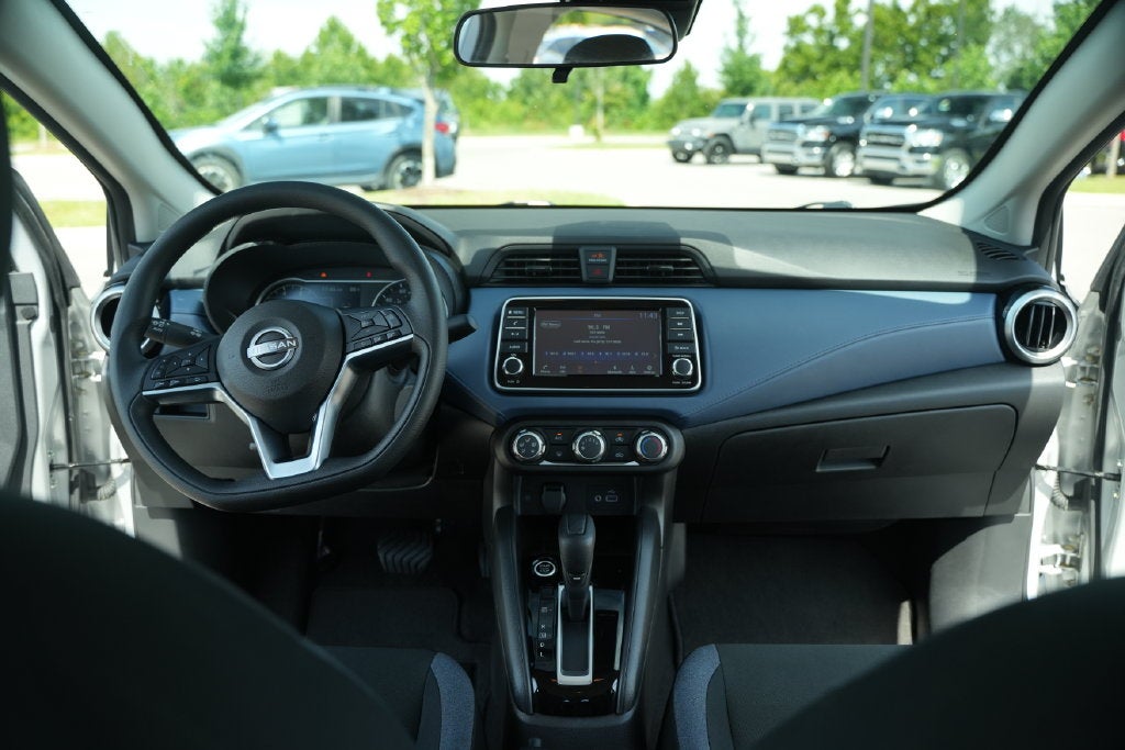 2025 Nissan Versa 1.6 SV