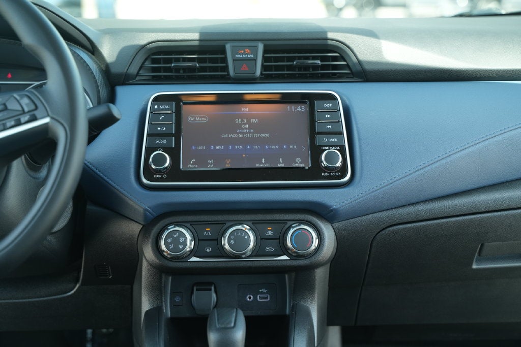 2025 Nissan Versa 1.6 SV