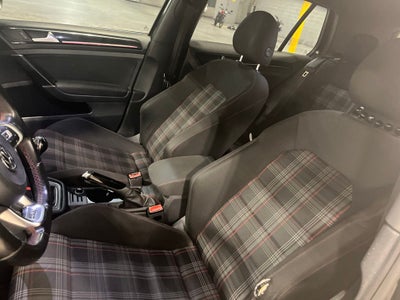2017 Volkswagen Golf GTI Sport
