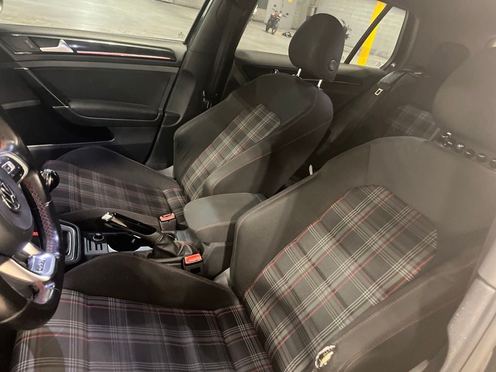 2017 Volkswagen Golf GTI Sport