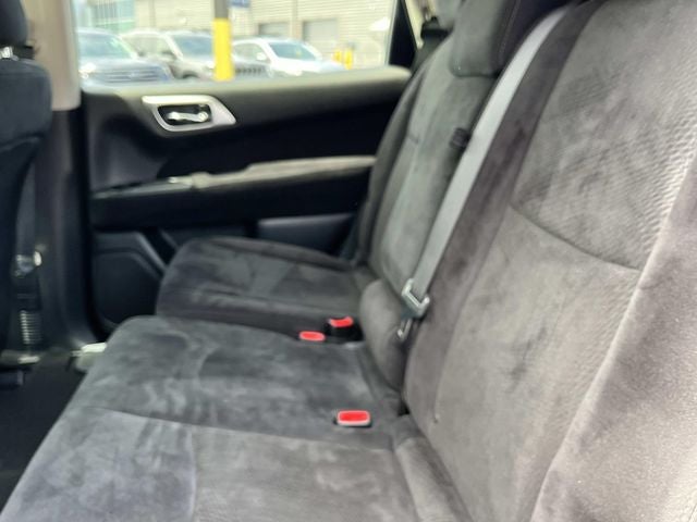 2015 Nissan Pathfinder SV