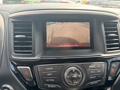 2015 Nissan Pathfinder SV