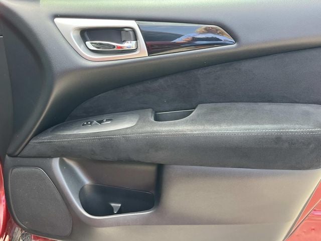 2015 Nissan Pathfinder SV