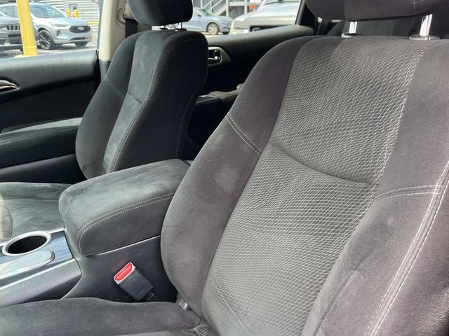 2015 Nissan Pathfinder SV