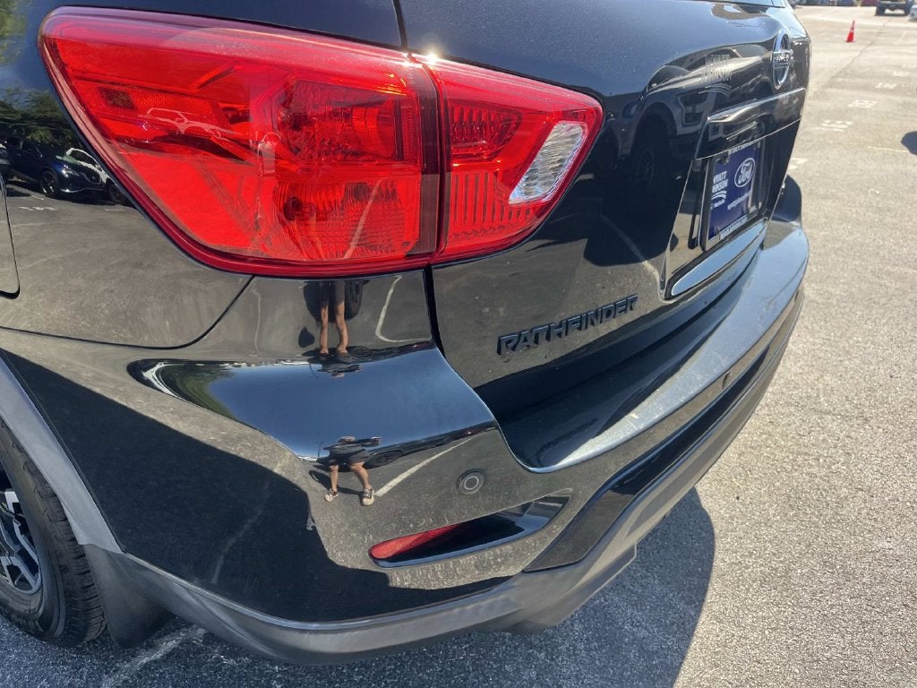 2019 Nissan Pathfinder SV