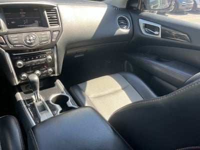 2019 Nissan Pathfinder SV