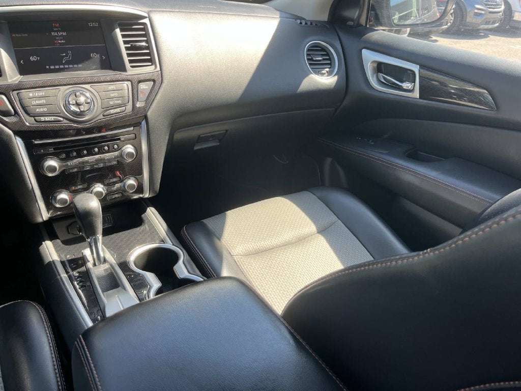 2019 Nissan Pathfinder SV