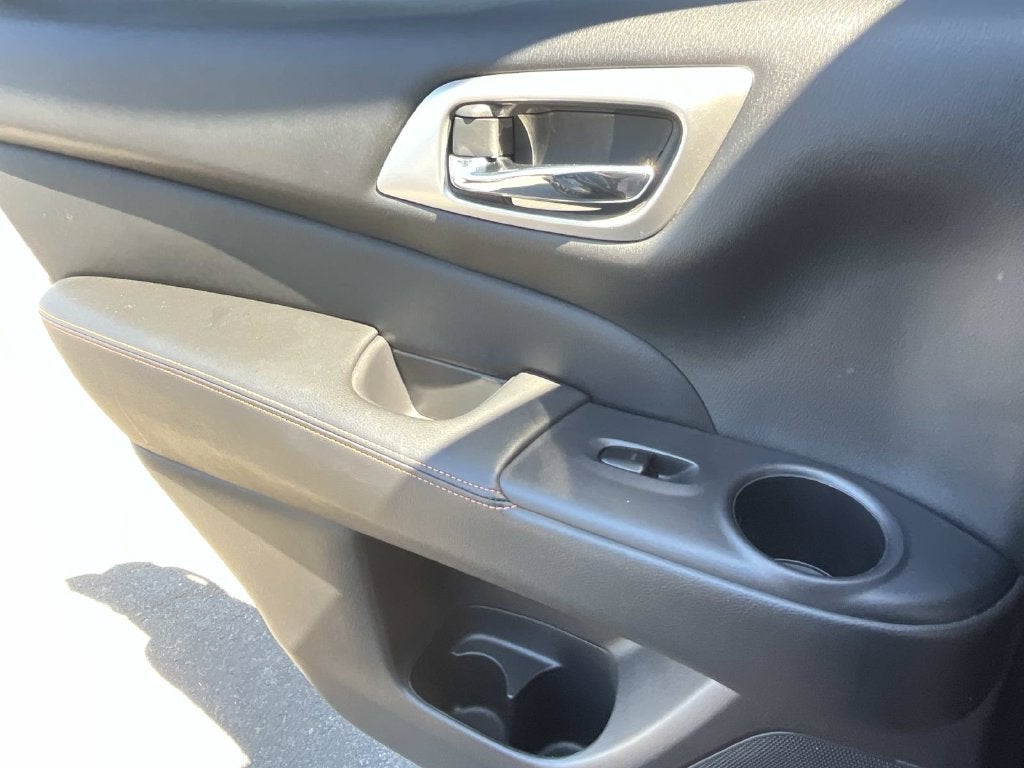 2019 Nissan Pathfinder SV