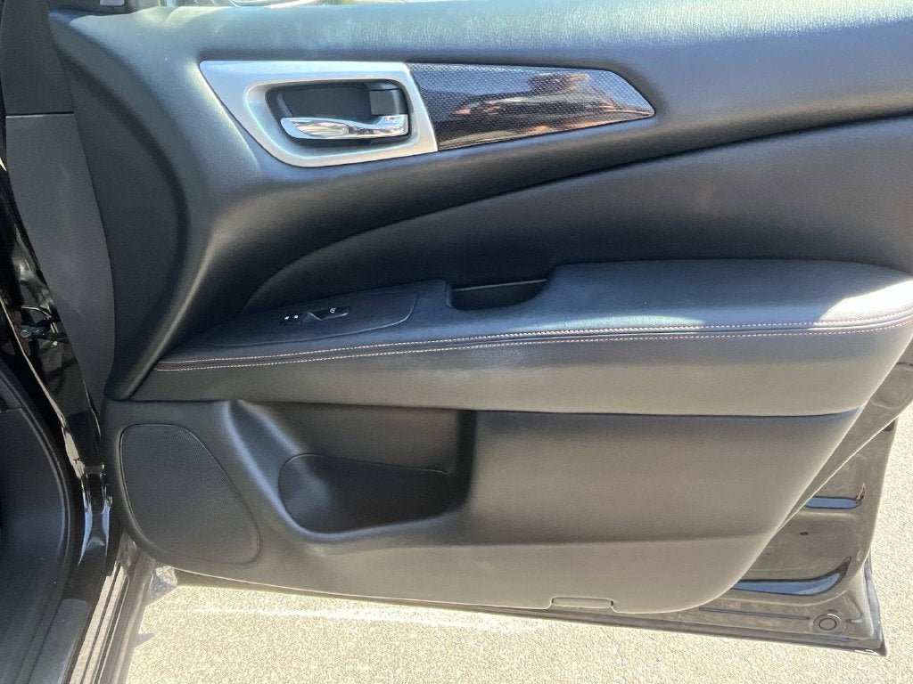 2019 Nissan Pathfinder SV