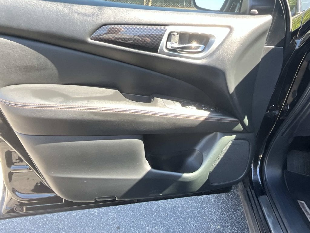 2019 Nissan Pathfinder SV