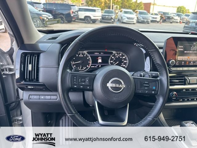 2024 Nissan Pathfinder SV