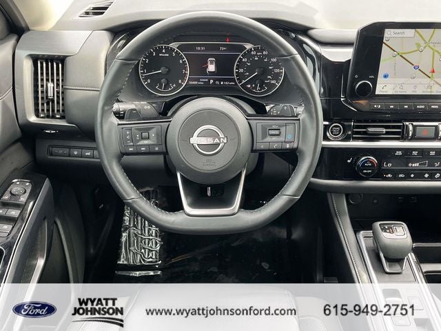 2024 Nissan Pathfinder SL
