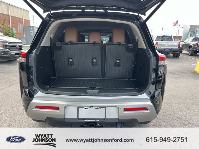 2024 Nissan Pathfinder Platinum