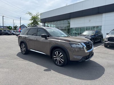 2023 Nissan Pathfinder Platinum
