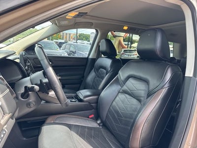 2023 Nissan Pathfinder Platinum