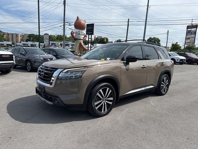 2023 Nissan Pathfinder Platinum