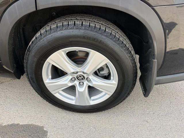 2023 Toyota Highlander Hybrid LE