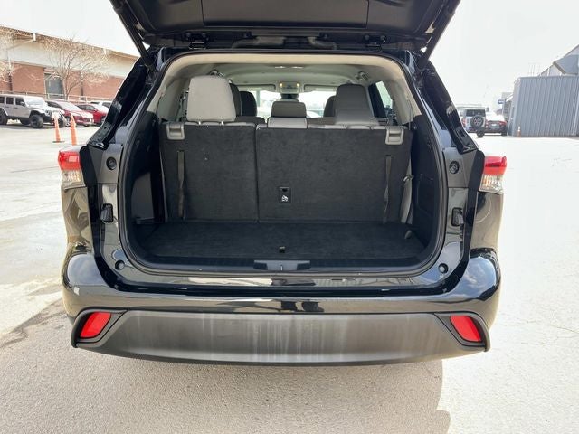 2023 Toyota Highlander Hybrid LE