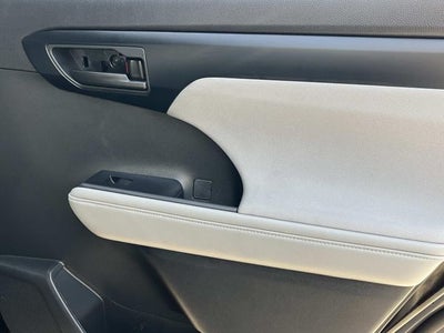 2023 Toyota Highlander Hybrid LE