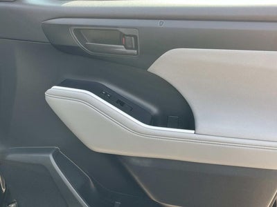 2023 Toyota Highlander Hybrid LE