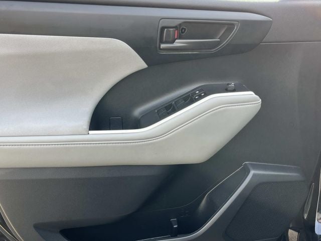 2023 Toyota Highlander Hybrid LE